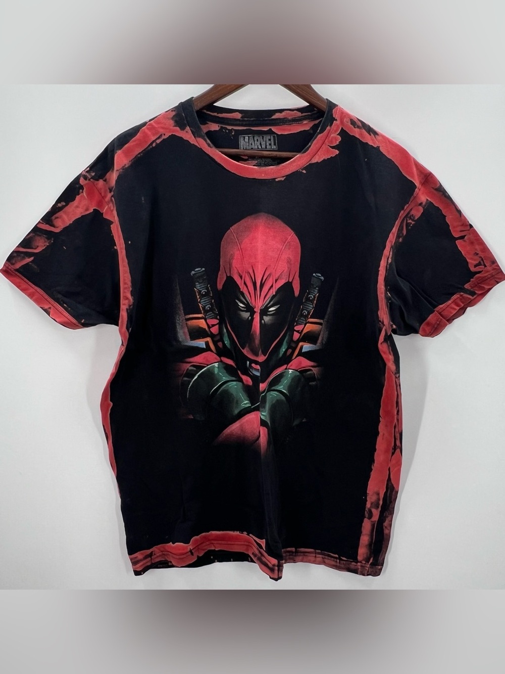 449 Marvel XL Deadpool Front Graphic Tee - Black & Red